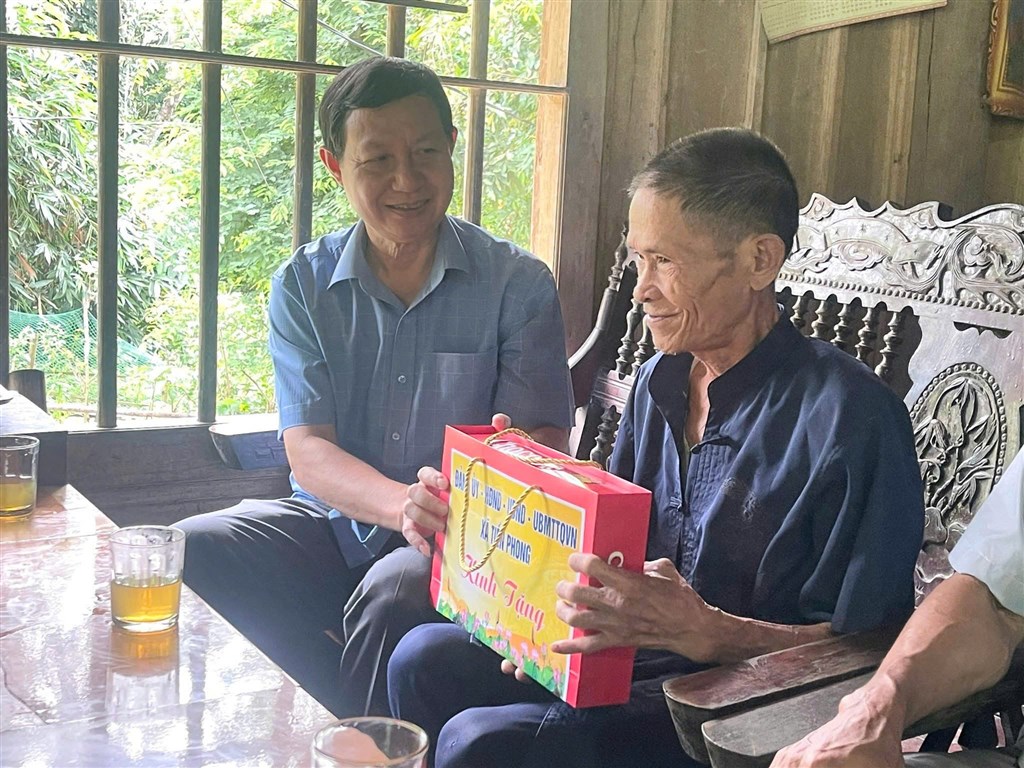 Anh-tin-bai